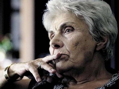 Η Κική Δημουλά στη Δημοτική Πινακοθήκη Πειραιά